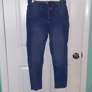 Mid Rise Sinny Jean's